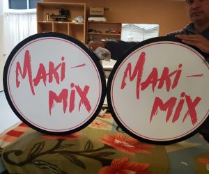 Maki MIx contour cut vinyl circular lightbox